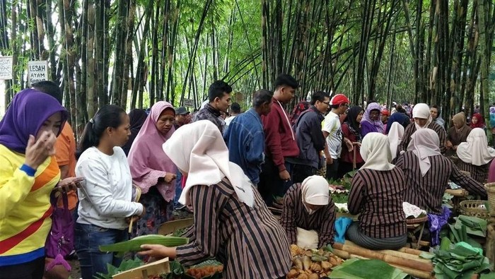 5 Pasar Tradisional Unik di  Jawa  Tengah Berlokasi di  