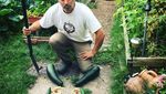 Bukan Hewan, Orang-orang Ini Malah Berburu Sayuran dan Buah dengan Pose Kocak