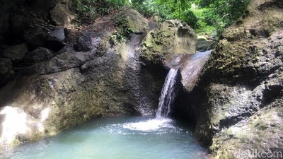 Foto: Air Terjun Cantik & Kolam Sejernih Kaca di Sulawesi