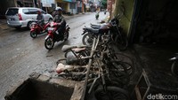 Beberapa sepeda penuh lumpur.