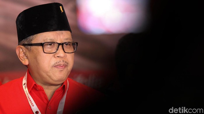 Sekretaris Jenderal (Sekjen) PDIP Hasto Kristiyanto membantah bila ada anggapan terjadi negosiasi untuk melobi Komisioner KPU Wahyu Setiawan guna meloloskan Caleg PDIP Harun Masiku terkait Pengganti Antar-Waktu (PAW). Bantahan disampaikan di sela-sela rakernas PDIP di JIExpo, Kemayoran, Jakarta Pusat, Jumat (10/1/2020).