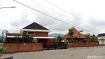 Mewahnya Rumah Komisioner KPU Wahyu Setiawan di Banjarnegara