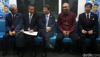 Menteri Luar Negeri (Menlu) Jepang Toshimitsu Motegi menjajal MRT Jakarta, Jumat (10/1/2020).
