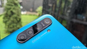 Empat kamera terpasang di bagian belakang terdiri dari sensor utama 12 MP, ultra wide 8 MP, depth sensor 2 MP dan ultra makro 2 MP. Foto: Adi Fida Rahman/detikINET