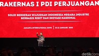 Presiden Jokowi juga memberikan sambutan dalam rakernas PDIP.