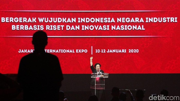 Rapat kerja nasional (Rakernas) sekaligus perayaan Hut PDIP Perjuangan ke-47 digelar di JIEXpo Kemayoran, Jakarta Pusat. Rakernas dibuka oleh Ketua Umum PDIP Megawati Soekarnoputri.
