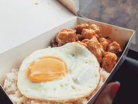 Jajan Hidangan Berlumur Saus Salted Egg yang Masih Booming di 2020