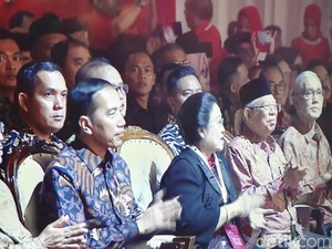 Sapa Prabowo di Rakernas PDIP, Megawati: Saya Senang Beliau Hadir