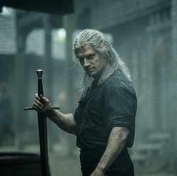 Ini Alasan Henry Cavill Cabut dari The Witcher