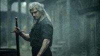 The Witcher adalah serial yang diperankan oleh Henry Cavill (sebagai Geralt) yang diangkat dari novel dan dibuat menjadi video game. Dok. Netflix