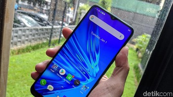 Bentangan Realme 5i berukuran 6,5 inch dengan resolusi HD+. Foto: Adi Fida Rahman/detikINET