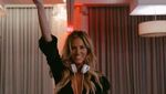 Gaya Liburan Pacar Baru Ryan Giggs, Si DJ Seksi