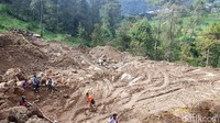Lokasi perusakan tersebut terjadi di petak 45 minus 2 RPH Tlogodlingo BKPH Lawu Utara, tepatnya di Desa Gondosuli.