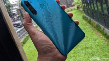 Di Vietnam, ponsel ini hadir dengan pilihan RAM 3 GB/ROM 32 GB dan RAM 4 GB/ROM 64GB. Foto: Adi Fida Rahman/detikINET