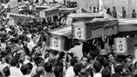 Pemakaman Korban Pesawat Iran Air yang Dirudal AS pada 1988