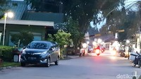 Kepala Dinas Perhubungan Kota Depok Dadang Wihana menjelaskan raperda yang diajukan itu merupakan revisi Perda Nomor 2 Tahun 2012 tentang Penyelenggaraan Bidang Perhubungan. Di dalam raperda itu isinya berkaitan dengan kepemilikan garasi bagi pemilik kendaraan roda empat. 