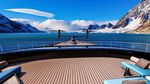 Foto Yacht yang Mirip Pesawat Ruang Angkasa dan Kapal Perang