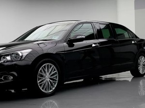 Mobil Dinas PM Malaysia: Tolak Mercy S600, Sekarang Naik Proton Perdana