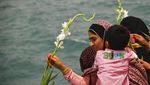 Pemakaman Korban Pesawat Iran Air yang Dirudal AS pada 1988