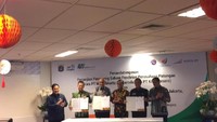 Selain itu hadir Direktur Utama (Dirut) PT KAI Edi Sukmoro, Dirut PT MRT Jakarta William Sabandar, Dirut PT KCI Wiwik Widayanti, dan Dirut PT SMI (Persero) Edwin Syahruzad. Foto: Vadhia Lidyana