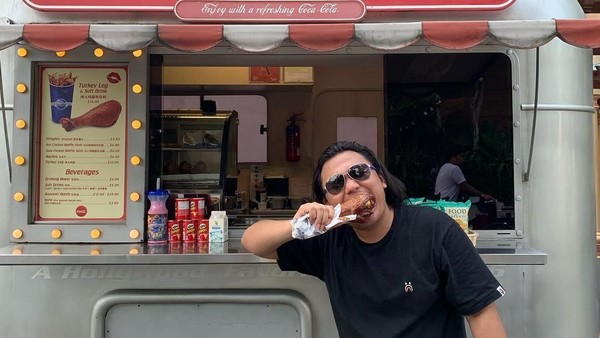 Kenalan dengan Keanuagl, Selebgram Kocak yang Doyan Ngemil