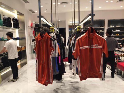 Onitsuka Tiger Buka Toko Sneakers Premium Pertama di Indonesia 