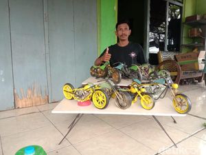Melihat Pembuatan Miniatur Moge dari Sampah Plastik di Lamongan