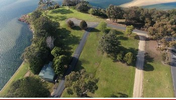 Keindahan berubah jadi mencekam. Foto: Bored Panda