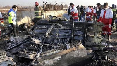 Melihat Lagi Puing Pesawat Ukraina yang Ditembak Rudal Iran