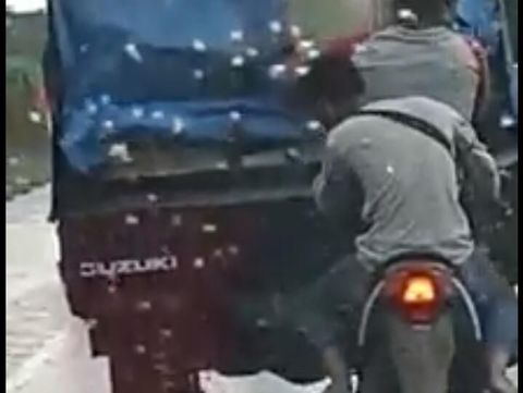 Aksi bajing loncat ini sempat viral di Medsos.