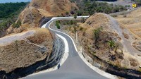 Pengembangan jaringan jalan di Labuan Bajo sejalan dengan amanat Presiden Joko Widodo untuk menciptakan 10 Bali Baru yang dapat menjadi lokomotif perekonomian Indonesia dengan menarik investasi baru. KSPN tersebut yakni, Danau Toba di Sumut, Borobudur di Jateng, Manado Likupang di Sulut, Mandalika di NTB, dan Labuan Bajo di NTT. Istimewa/Kementerian PUPR.