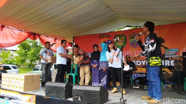 Komunitas Trail Adventure Oranye Ciamis, Uji Adrenalin Sambil Bakti Sosial