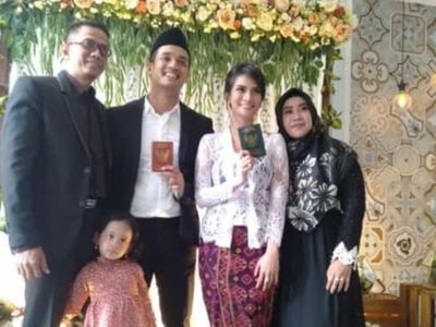 Senyum Semringah Vanessa Angel Resmi Nikah