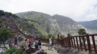 Tangkuban Perahu jadi wisata populer di Bandung Barat. Kawah Ratu seluas 8.000 hektare menjadi daya tariknya (Ria Rahmawati/dtravelers)