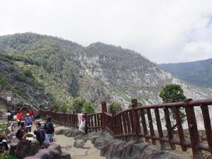 Pesona Tangkuban Parahu yang Tak Pernah Membosankan