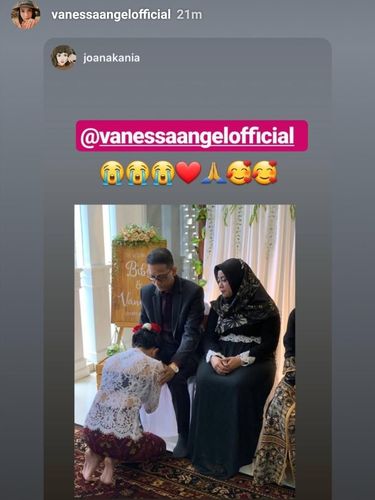 Sungkem Vanessa Angel pada Sang Ayah di Resepsi Pernikahan