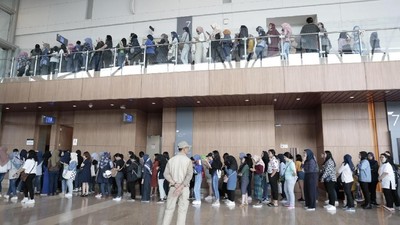 Antrean Panjang Fans Tak Sabar Nonton SuJu