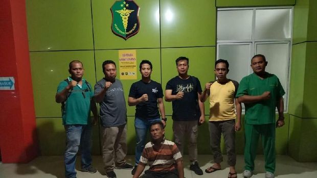 Joni terpaksa ditembak polisi karena berusaha kabur.