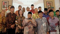 Ketua Umum PBNU sekaligus Ketua Umum LPOK Said Aqil Siroj berbicara tentang multikulturalisme. Said Aqil juga menegaskan santri NU tidak pernah terlibat dalam insiden bom.