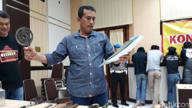 Ulah Geng Pelajar di Yogya, Bawa Pedang hingga Rusak Mobil Polisi