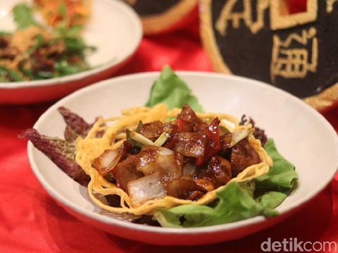 Sambut Imlek, Trans Luxury Hotel Bandung Sajikan Menu Yu Sheng 