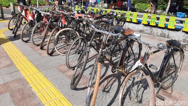 Lewat Onthel, Komunitas Ini Ingin Tularkan Semangat Pahlawan ke Milenial