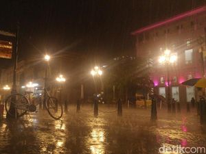 Foto: Kota Romantis Paris? Bukan, Ini Kota Lama Semarang