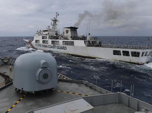 Ketika Kapal Coast Guard China Potong Haluan KRI Usman Harun