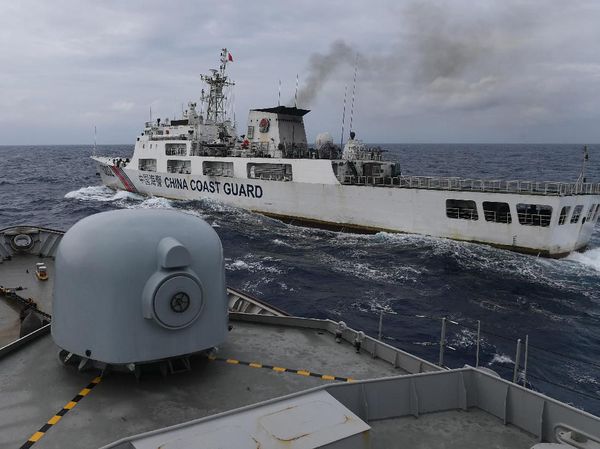 Ketika Kapal Coast Guard China Potong Haluan KRI Usman Harun