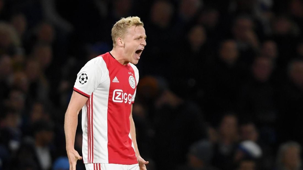 Donny van de Beek bertahan di Ajax Amsterdam (Mike Hewitt/Getty Images)