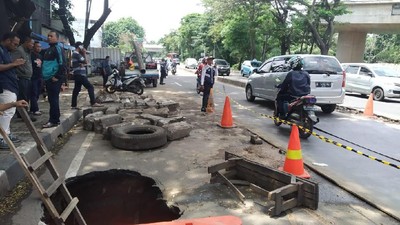 Potret Jalan Amblas 2 Meter di Daan Mogot Tangerang