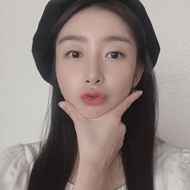 Dari pernyataan Gayoung, terungkap bahwa tak semua anggota girlband setuju dengan konsep seksi yang mereka lakukan. Sebagian idol terpaksa melakukannya karena kontrak. Foto: Instagram/Gayoung