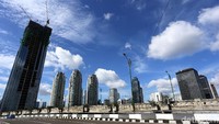 Langitnya tampak membiru.