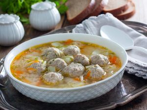 Resep Sup : Sup Bola Daging dan Pasta